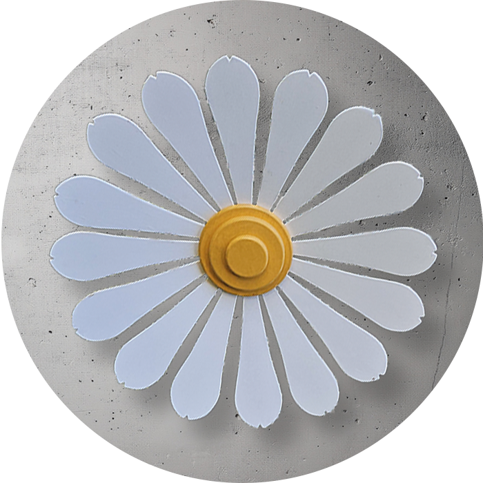 weiße Holzblume